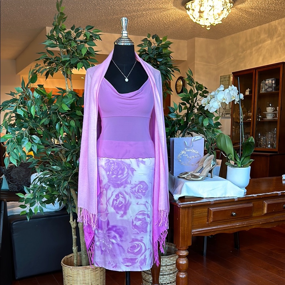 Tahari Size 4 Silk Skirt Cream with Pink Roses & Matching Pink Top Small